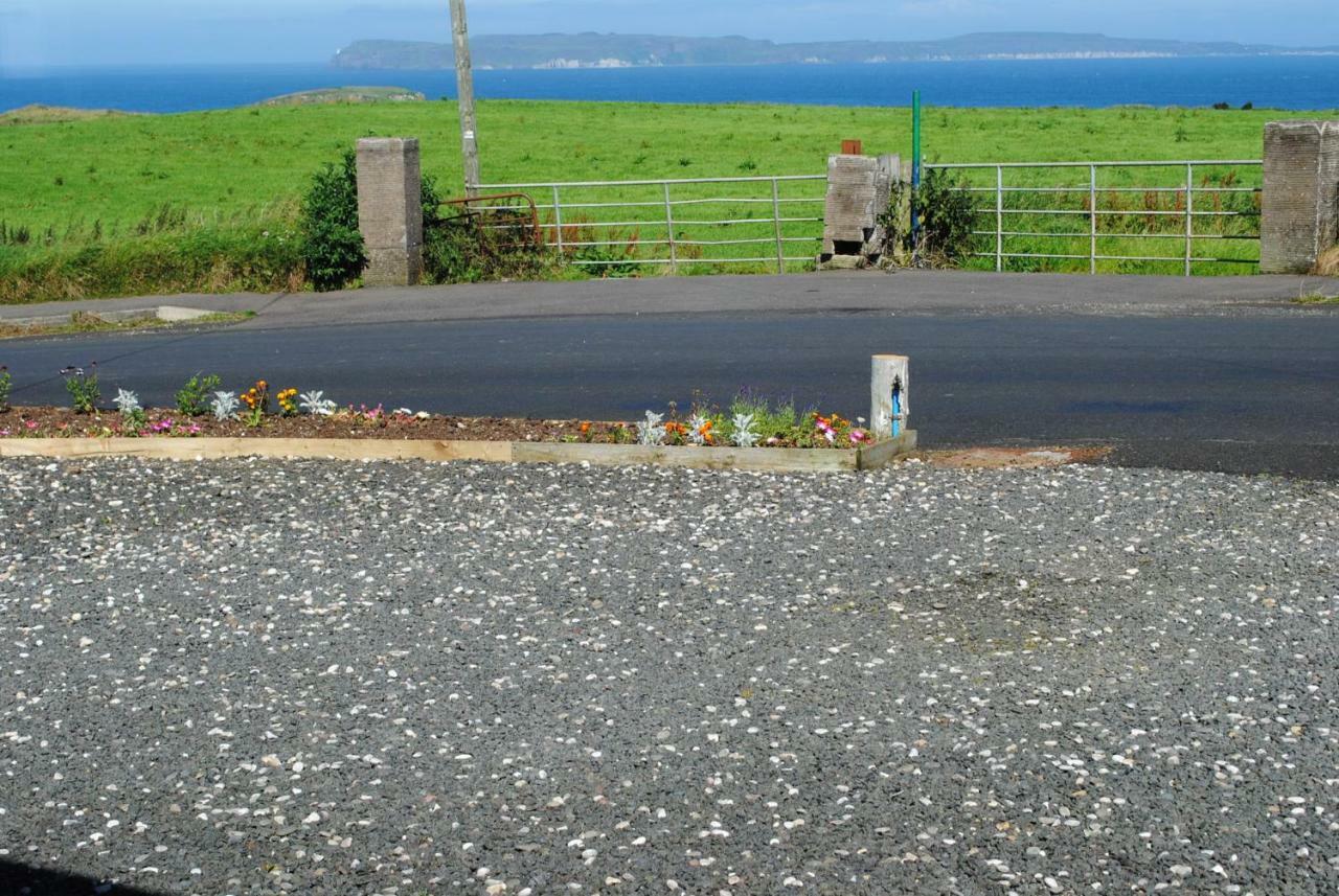 The Castle Bed & Breakfast Ballintoy Exterior photo